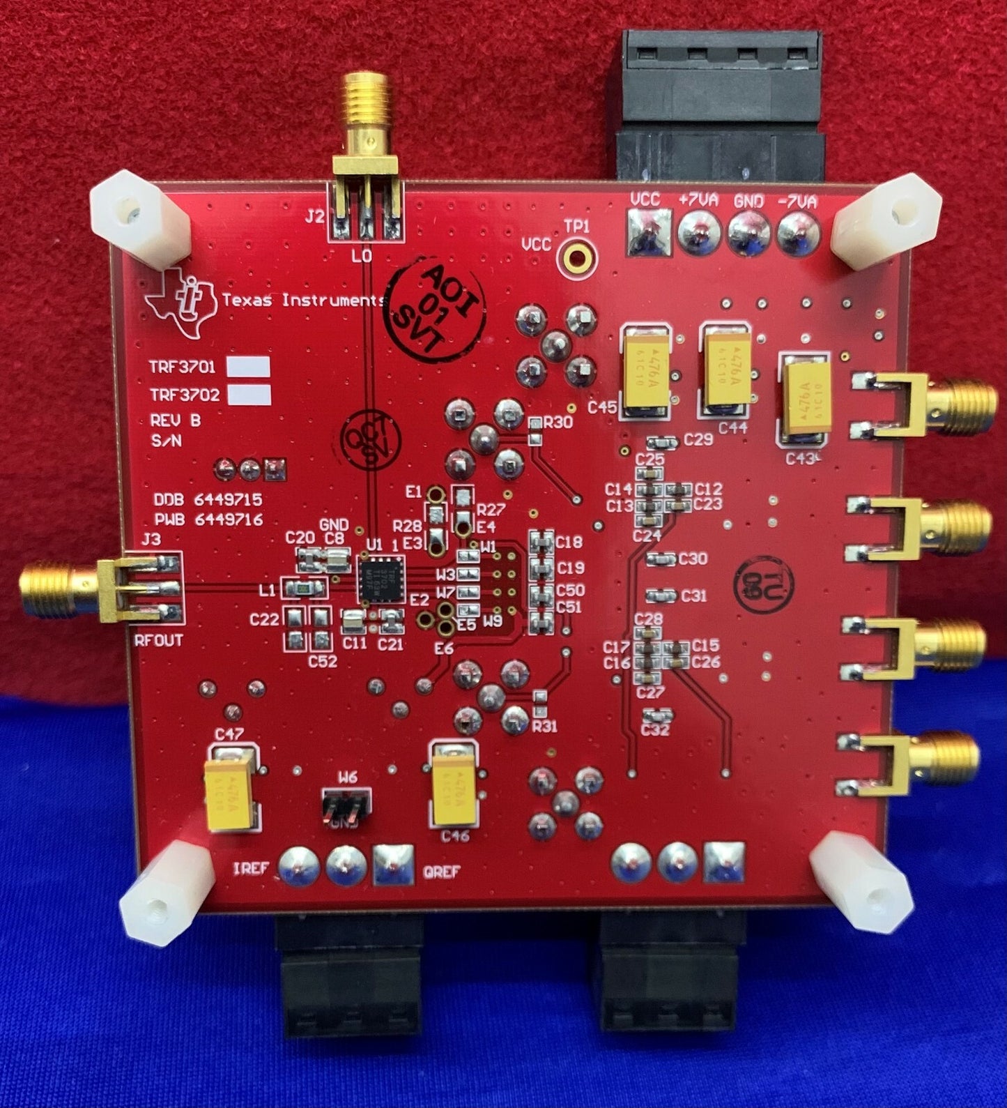 TEXAS INSTRUMENTS TRF3701 / TRF3702 REV B RF-ONTWIKKELINGSTOOLS