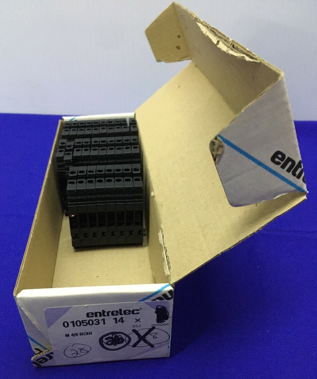 1 PACKAGE CONTAINING 28 ENTRELEC 0105031 14 010503114 0105031.14 TERMINAL BLOCKS