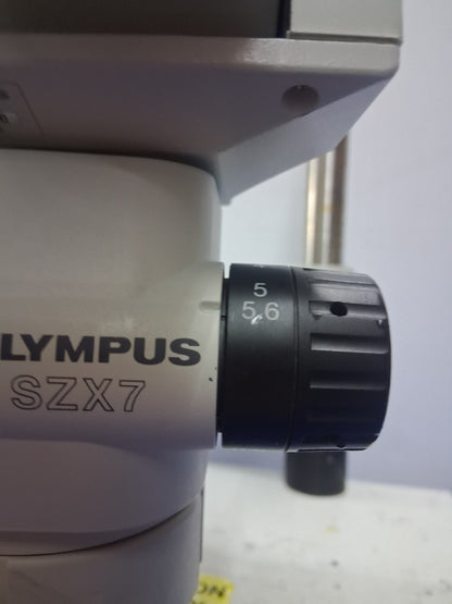 OLYMPUS SZX7 8-56 X SZX-TB1 TILTING ERGONOMIC BINOCULAR MICROSCOPE DF PL 0.75X-4