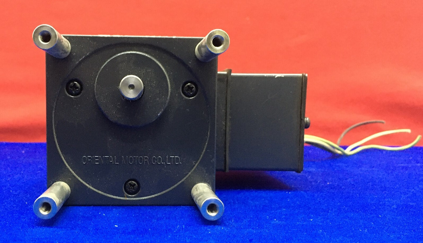 ORIENTAL MOTOR 4IK25GN-FCH INDUCTION MOTOR WITH 4GN12.5KA GEAR HEAD