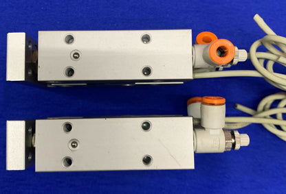 2er-Set SMC MXH10-25 Kompakt-Schiebetische mit SMC D-F9N-Sensor