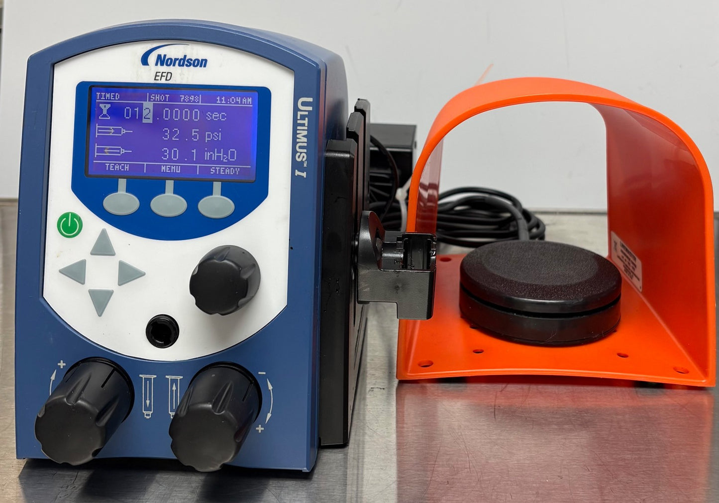 NORDSON EFD ULTIMUS™  I 70170 FLUID DISPENSER w/ FOOT PEDAL