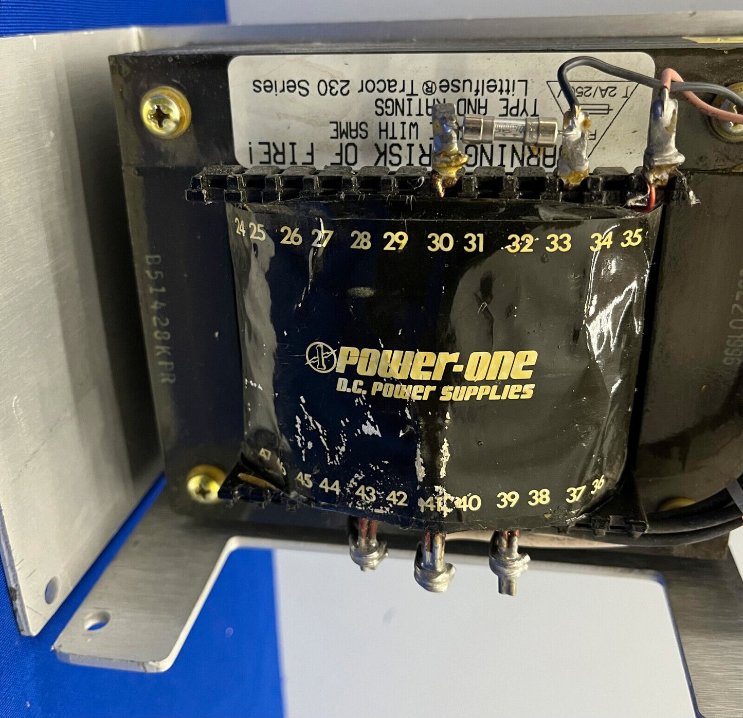 ALIMENTATION POWER-ONE F24-12-A 100/120/215/230-240 V