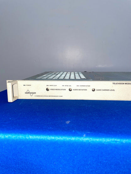 COMMUNICATION MICROWAVE CORP., TVM-102, MODULADOR DE TELEVISIÓN DE ONDAS COM