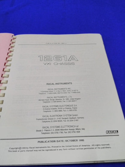 Manuel d'installation Racal Instruments, Inc. Châssis 1261 AH-S1430 VXI / 1261A