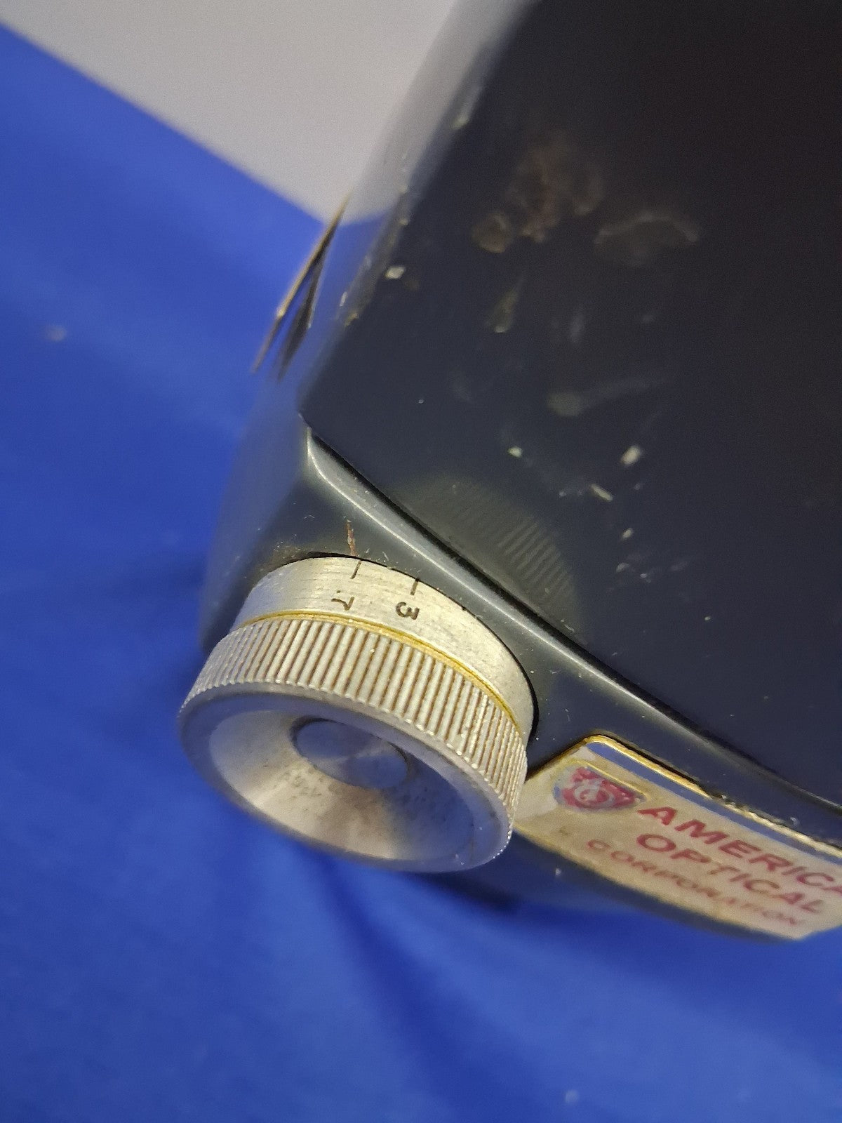American Optical 569 0.7X-3X Stereo Microscope Head Only with 10X W.F Eyepieces