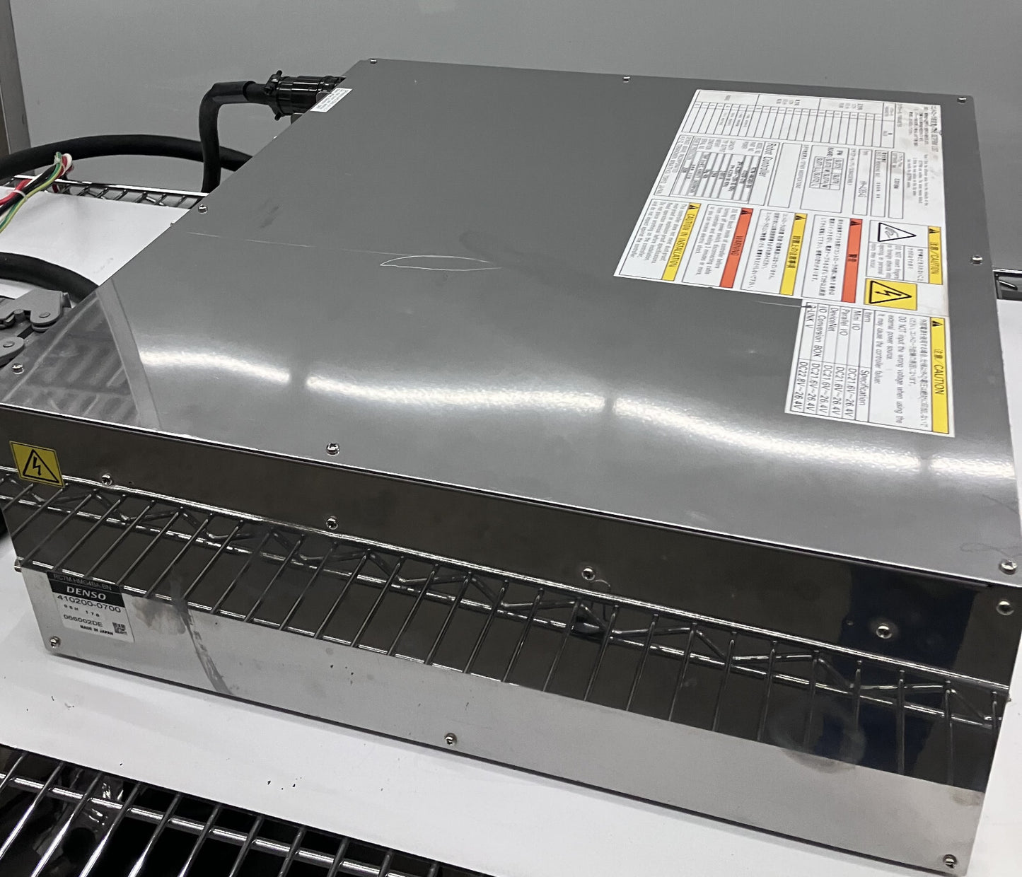 CONTROLADOR DE ROBOT DENSO WAVE INC RC7M-HMG4BA-BN