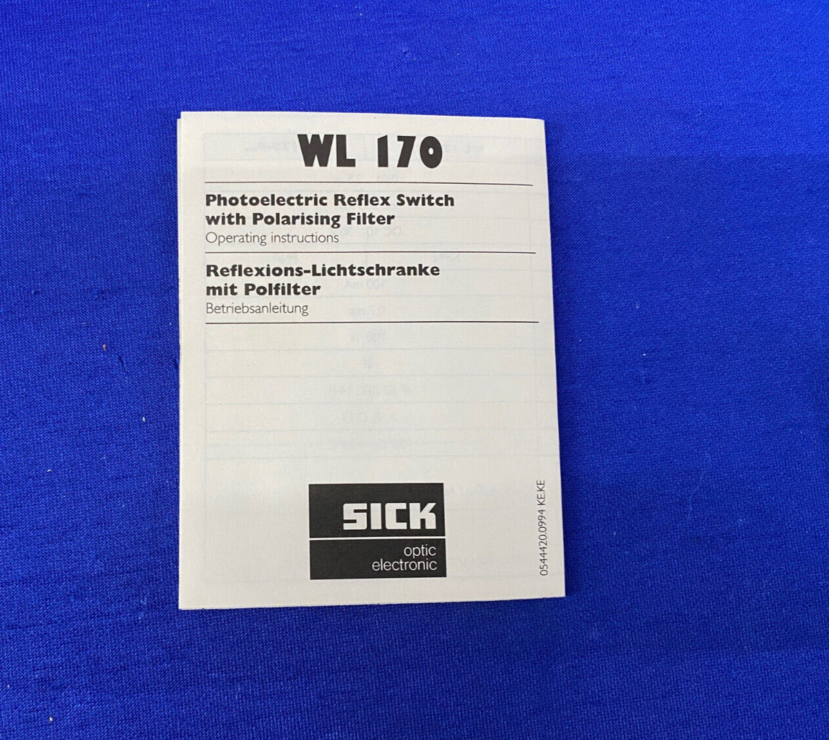SICK WL170-N132 WL170N132 REFLEX PHOTOELECTRIC SWITCH WITH REFLECTOR & HARDWARE
