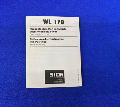 SICK WL170-N132 WL170N132 REFLEX PHOTOELECTRIC SWITCH WITH REFLECTOR & HARDWARE
