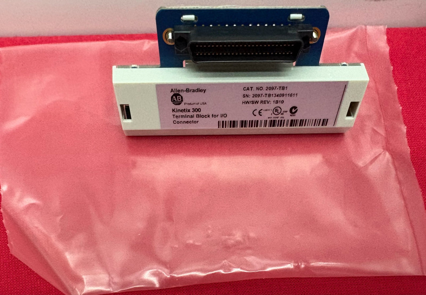 Allen Bradley 2097-TB1 HW/SW REV:1B10 KINETIX TERMINAL EXPANSION BLOCK CONNECTOR