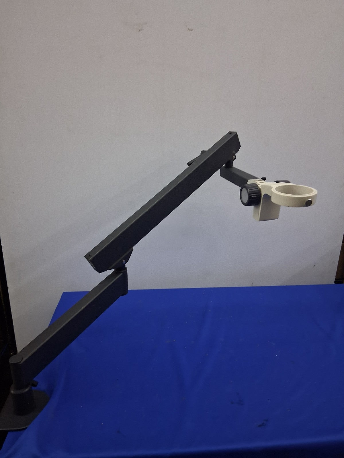 LEICA  STEREO MICROSCOPE BOOM STAND ARM FLEX ARTICULATING ARM 10450495 E ARM