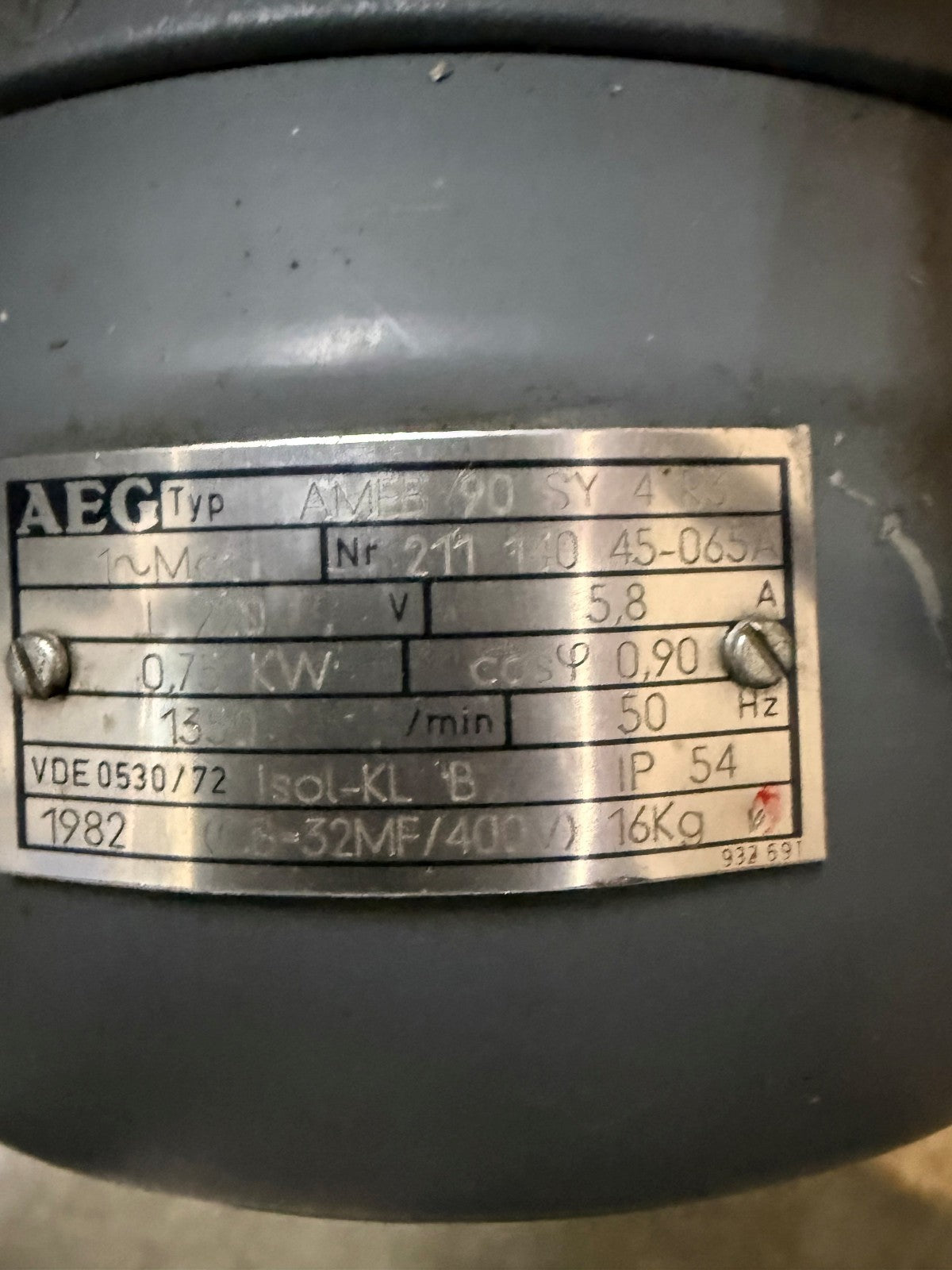 LEYBOLD-HERAEUS TRIVAC DBA VACUUM PUMP D8A 220 VAC 50 PARTS REPAIR