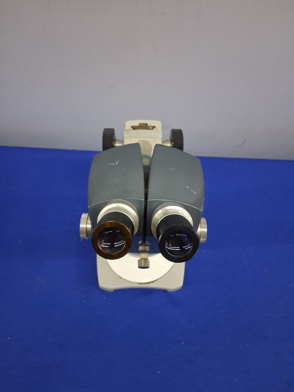 American Optical StereoStar Zoom 570 Vintage MICROSCOPE 0.7X To 4.2X & Stand