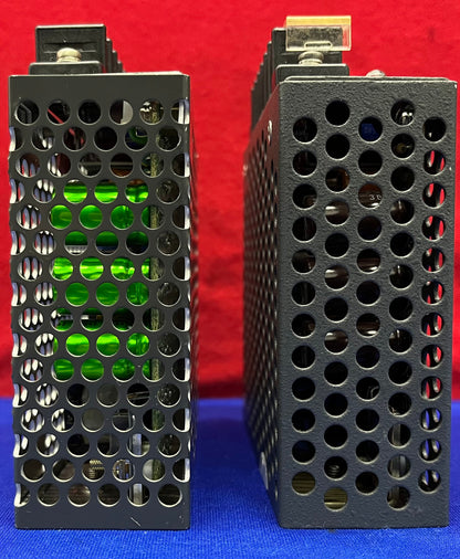 1 LOT HOEVEELHEID VAN 2 - LAMBDA LUS-8A-5 VOEDING