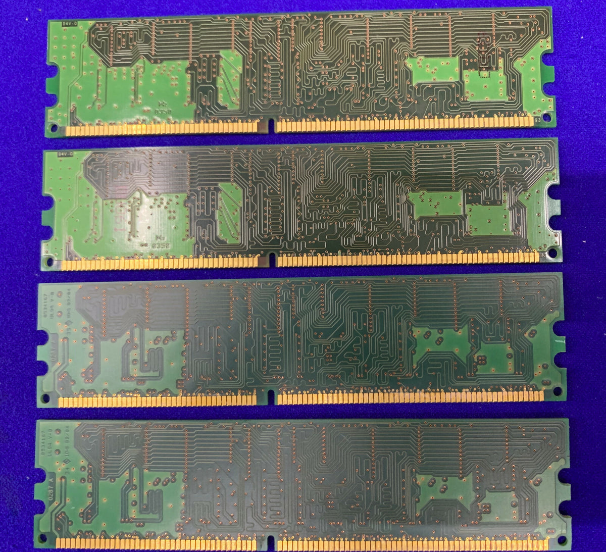CANTIDAD 4 - MÓDULOS DE MEMORIA DIMM HP / HEWLETT PACKARD 305956-041 128 MB