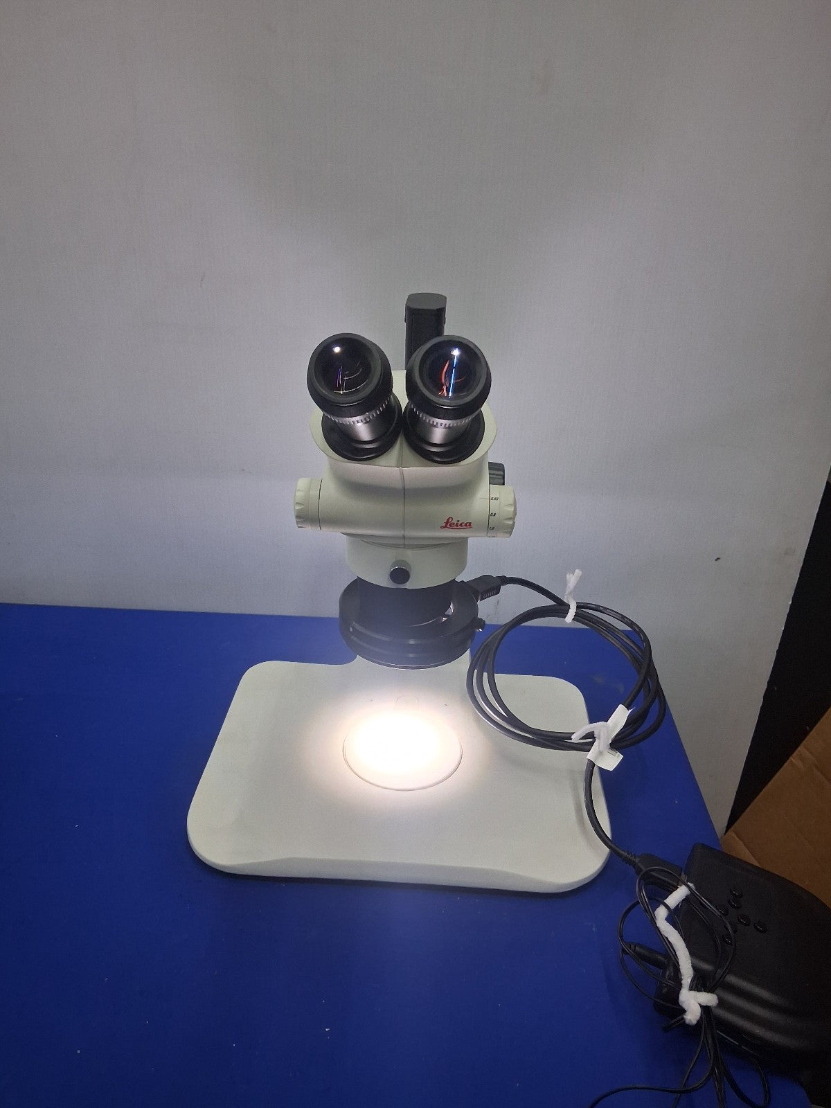 LEICA S4E STEREO ZOOM MICROSCOPE 6.3 -30 X MAGNIFICATION WITH STAND & LED LIGHT