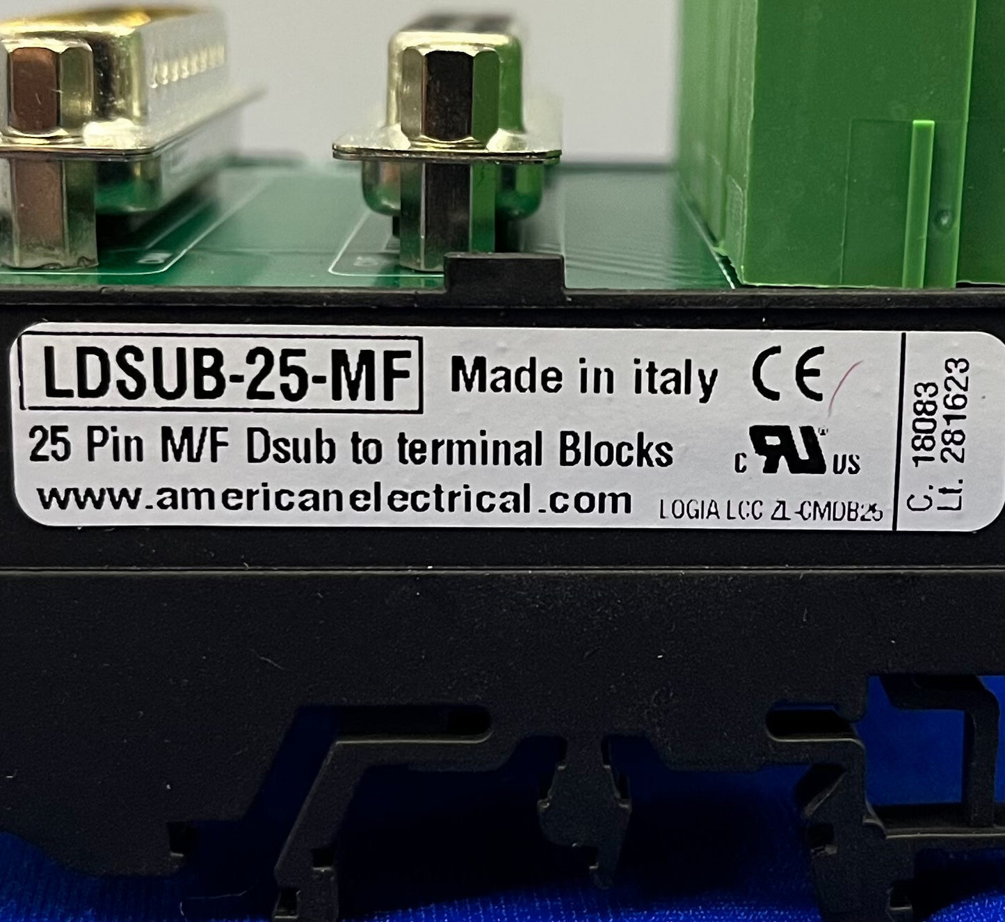 Connecteur D-sub 25 broches vers bornier American Electric LDSUB-25-MF - 1 lot de 2