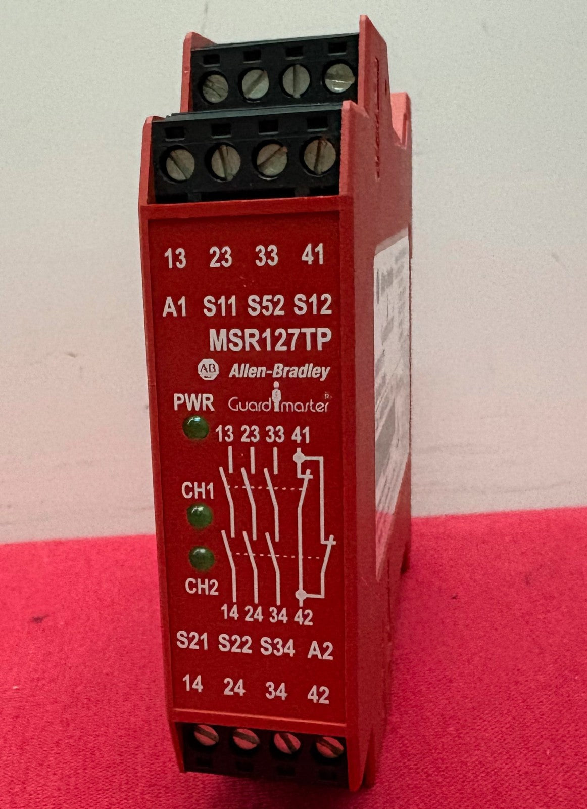 Allen Bradley AB GUARDMASTER MSR127TP 440R-N23132 SER C SAFETY RELAY