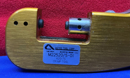 Pince à sertir ASTRO TOOL M22520/5-01 620175 (sans matrices)