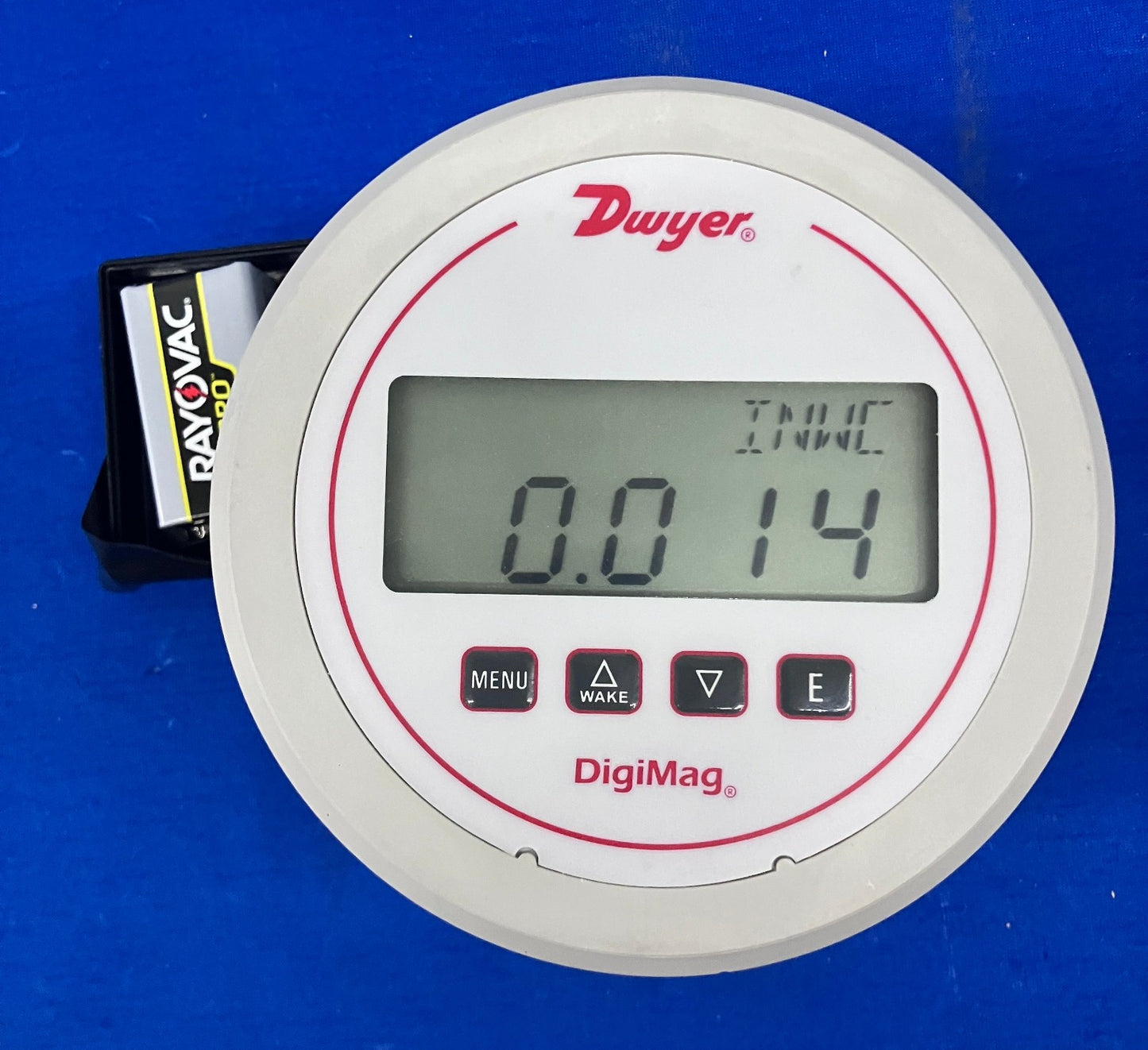 DWYER DIGITAL DIFFERENTIAL PRESSURE GAUGE DM-1102  FOR PARTS AND REPAIR