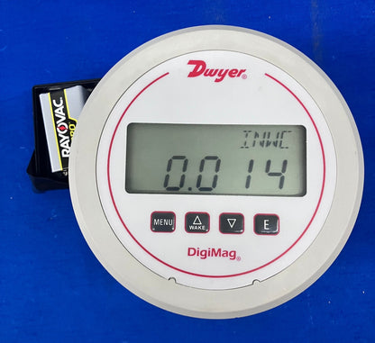 DWYER DIGITAL DIFFERENTIAL PRESSURE GAUGE DM-1102  FOR PARTS AND REPAIR