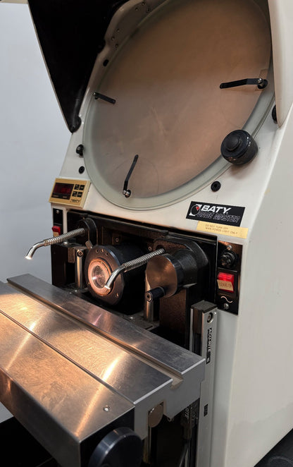 GAGE MASTER 28 MODEL 28/GM1 BENCHTOP OPTICAL COMPARATOR 110V - FOR PARTS/REPAIR
