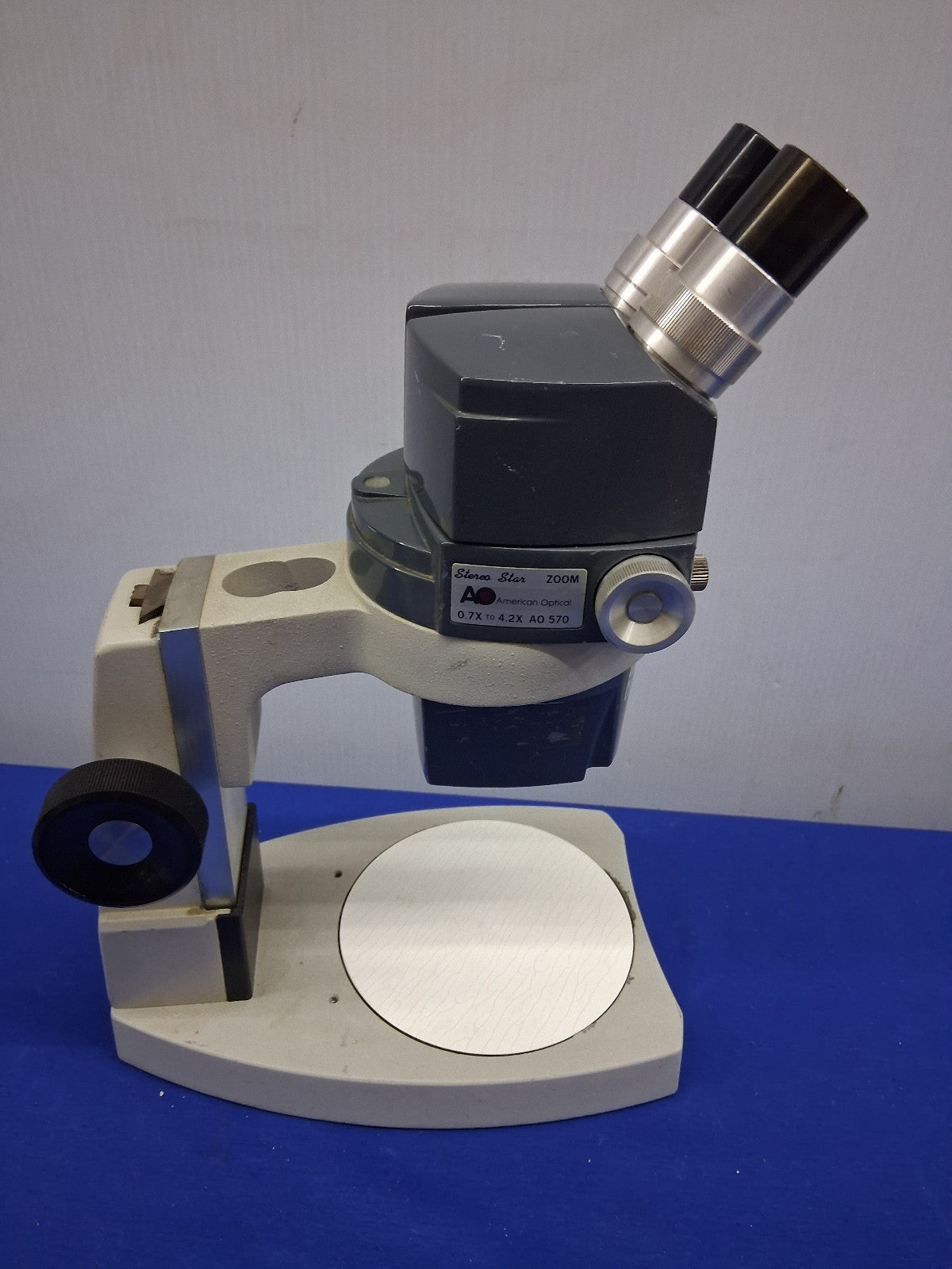 American Optical StereoStar Zoom 570 Vintage MICROSCOPE 0.7X To 4.2X & Stand
