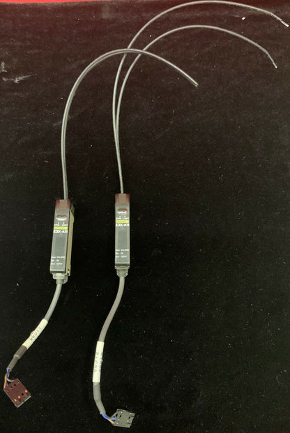 QTY 2 - OMRON E3X-A11 FOTO-ELEKTRISCHE SENSOR