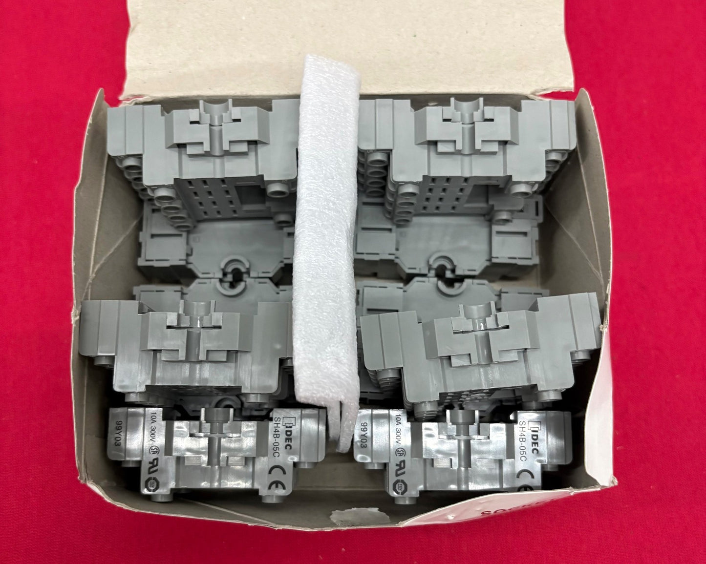 IDEC SOLID STATE RELAY SOCKET SH4B-05C - 1 PACKAGE QTY 10