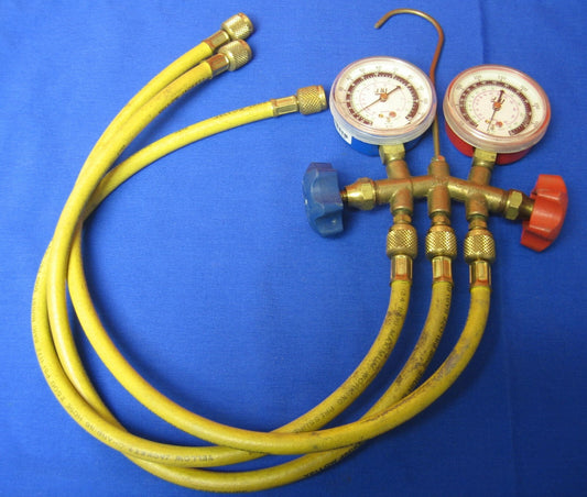J/B GELE JAS 3 SLANGEN LAADSLANG 2500 PSI (172 BAR) MET METERS 