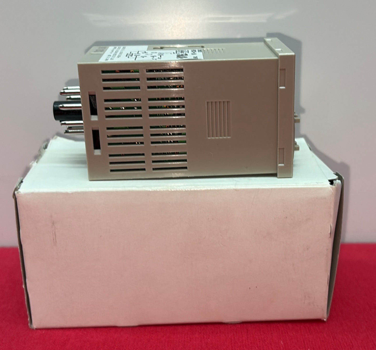 OMRON H5CN-XAN LED TIMER 100-240 VAC  LOT 2972. 297202  3A 250VAC