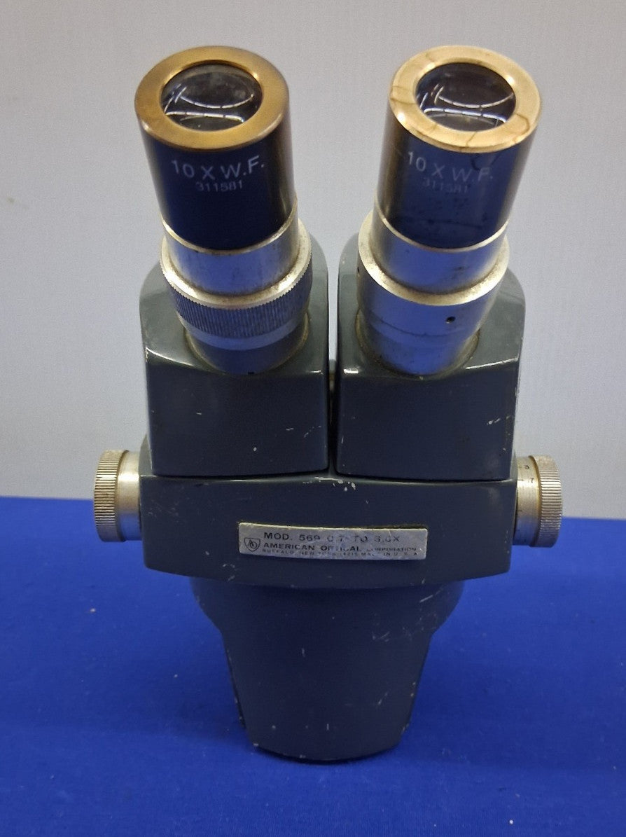 American Optical 569 0.7X-3X Stereo Microscope Head Only with 10X W.F Eyepieces