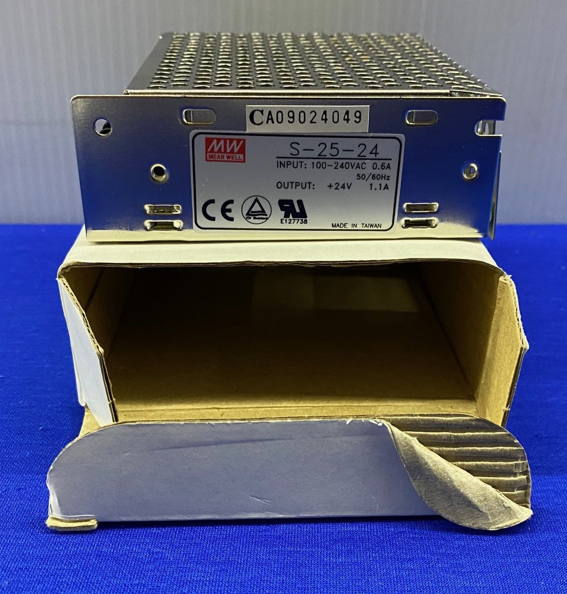 MW / MEAN WELL S-25-24 INPUT:100-240VAC 0.6A 50/60HZ / OUTPUT:+24V 1.1A