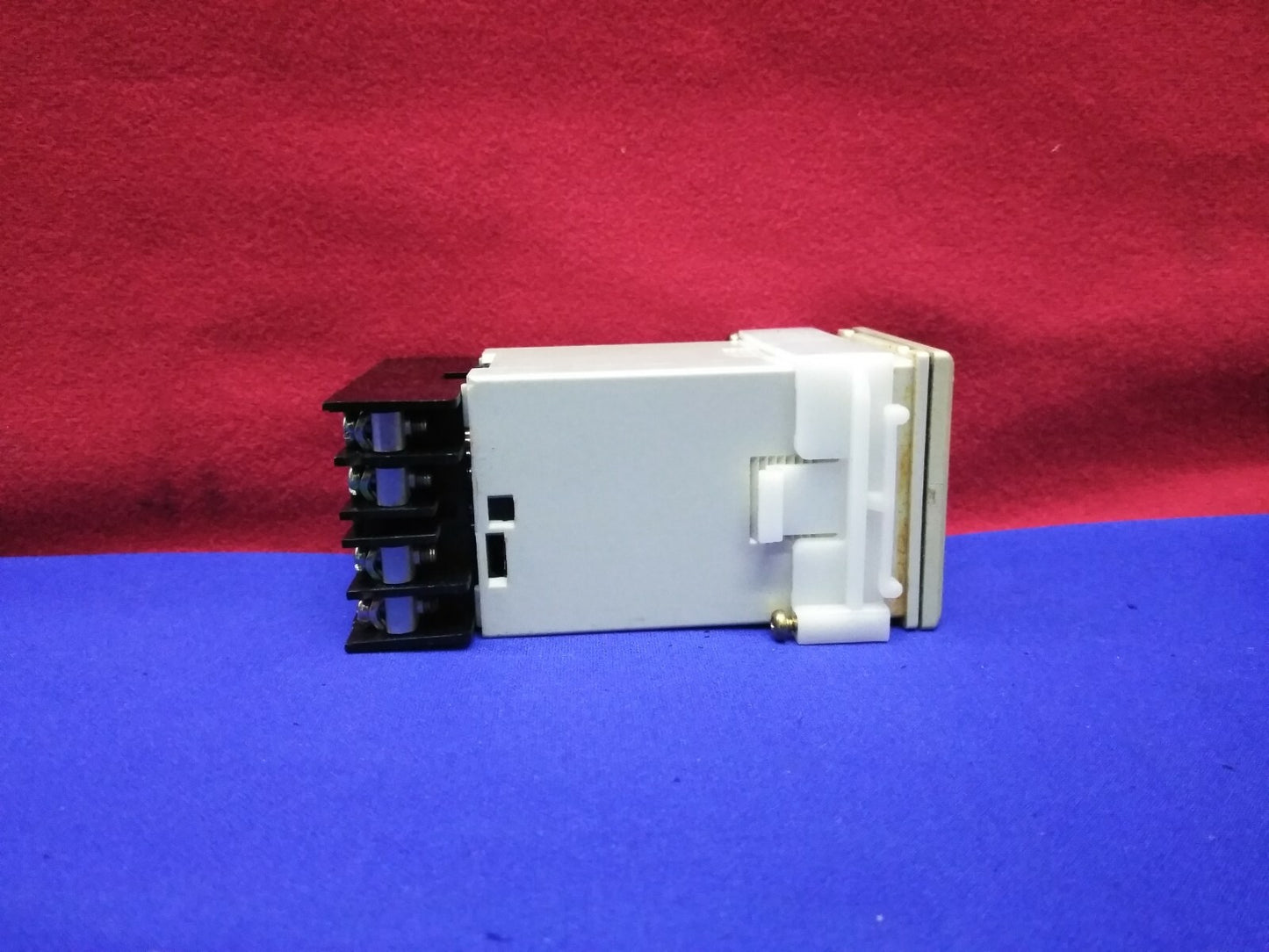 OMEGA CN4400 TEMPERATUURREGELAAR 
