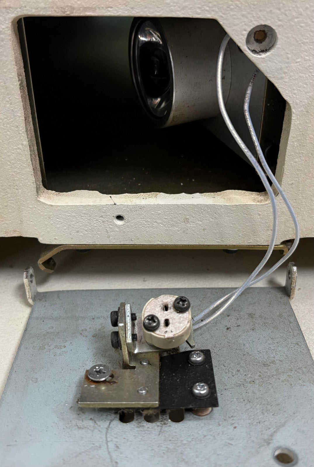 NIKON V-12B PROFILE PROJECTOR COMPARATOR V-12BS - ITEM IS FOR PARTS REPAIR