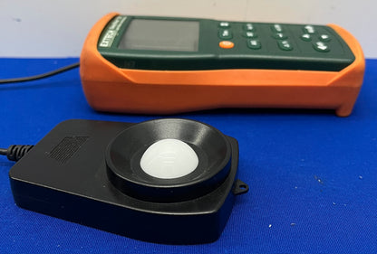 EXTECH EASYVIEW ™ 33 DIGITALE LICHTMETER MET GEHEUGEN &amp; KOFFER