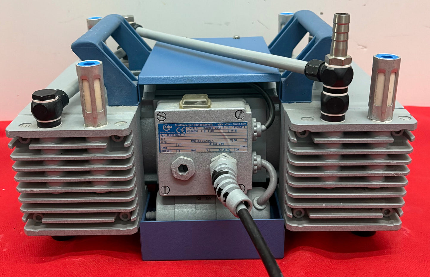 ABM GREIFFENBERGER VACUUBRAND ME 8 DIAPHRAGM VACUUM PUMP 4EKGF63DX-4