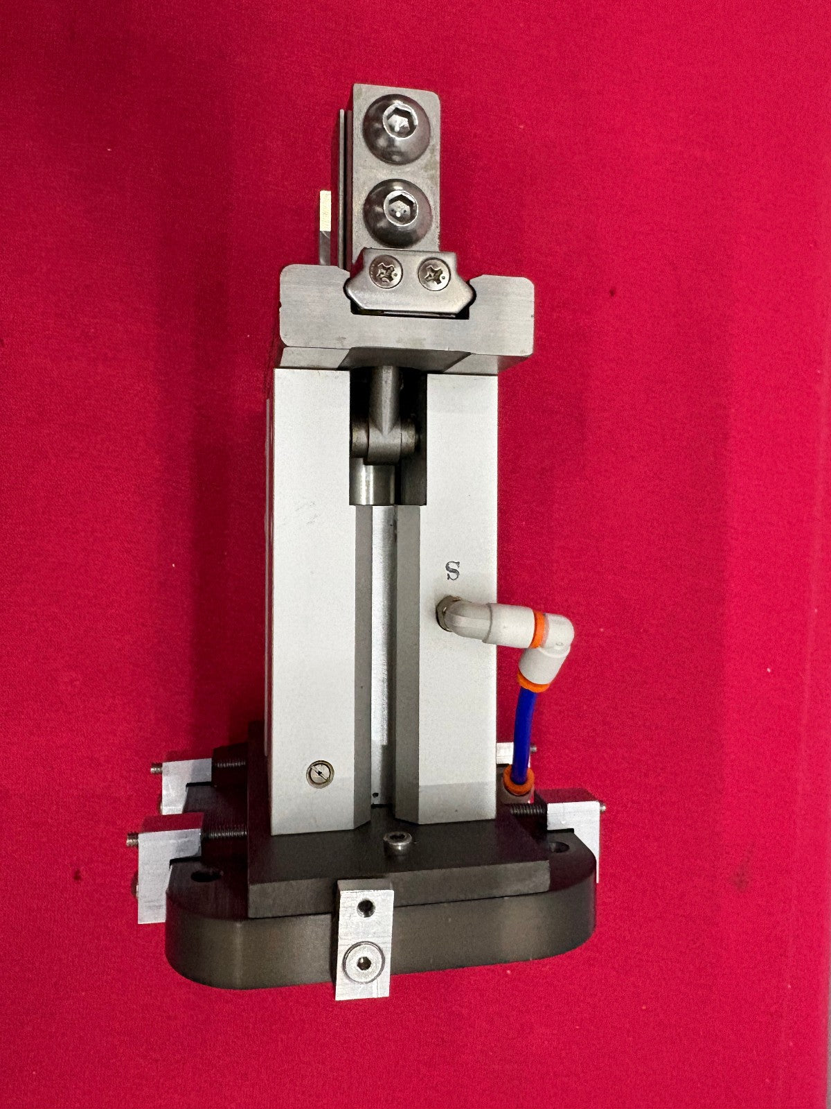 SMC MHZ2-40S2 AIR GRIPPER PARALLEL TYPE SINGLE ACTING 2 FINGER 40mm
