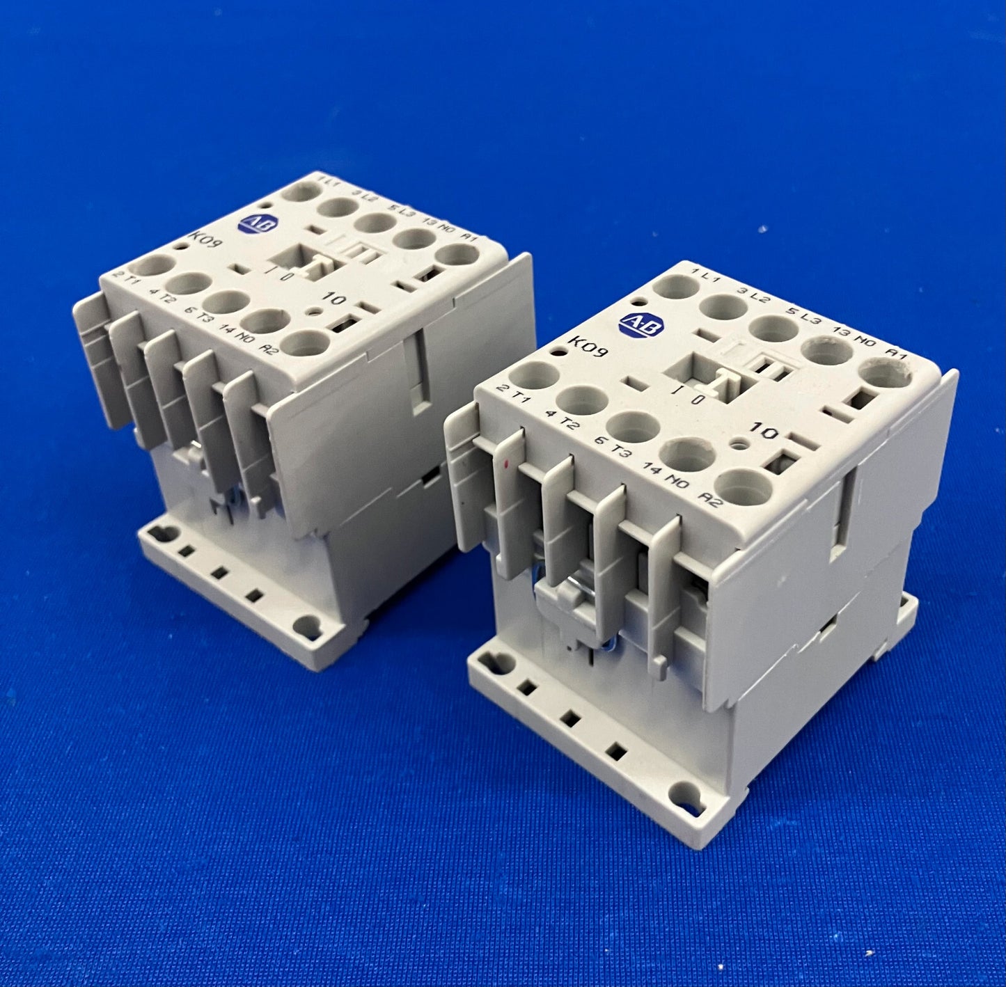 ALLEN BRADLEY, AB, ALLEN-BRADLEY 100-K09*10 SER A CONTATTORI LOTTO DI 2