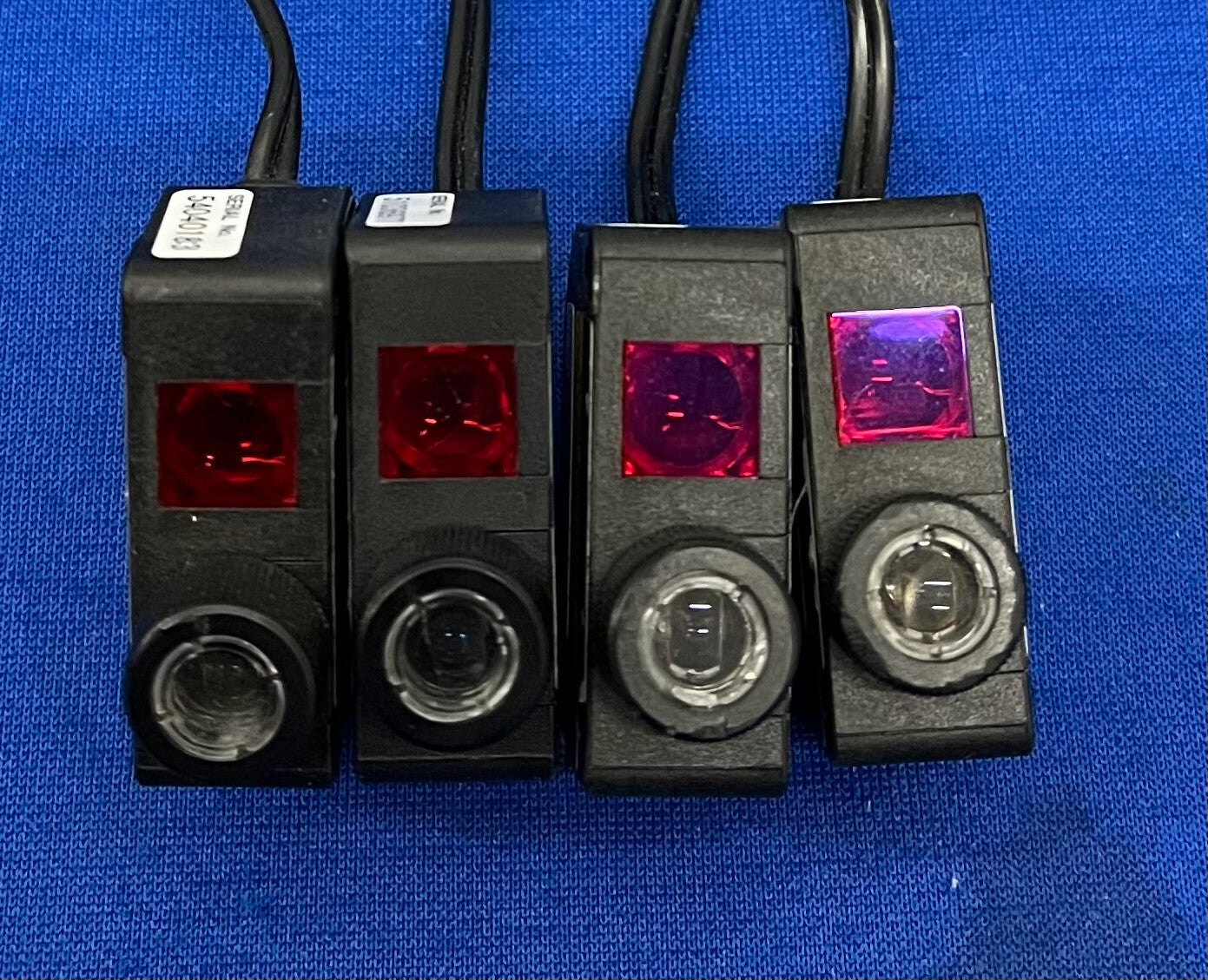 TESTA SENSORE FOTOELETTRICO KEYENCE LV-H32 LASER SEMICONDUTTORE ROSSO VISIBILE - QTY 4