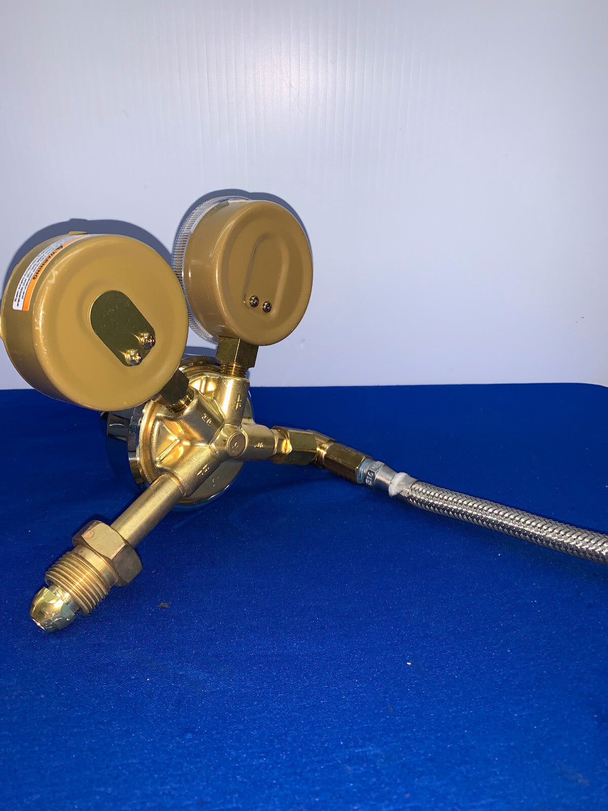 HARRIS, GAS REGULATOR 25GX-145, 3000PSI MAX, VALVE, MISSING ONE GAUGE COVER