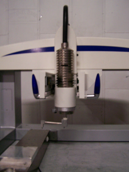 INFOTECH AUTOMATION AG IP-1000 「The Bull」ピックアンドプレースシステム