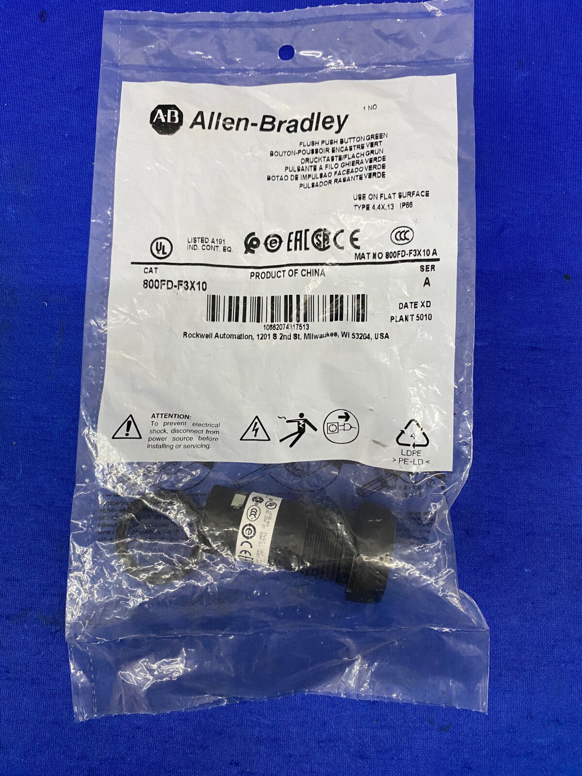 Allen-Bradley Allen Bradley AB 800FD-F3X10 FLUSH PUSH BUTTON GREEN