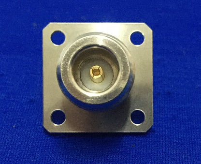 1 SCATOLA DA 20 CONNETTORI RF HUBER+SUHNER ® 23_N-50-0-195/133_NY 515-6001-1050