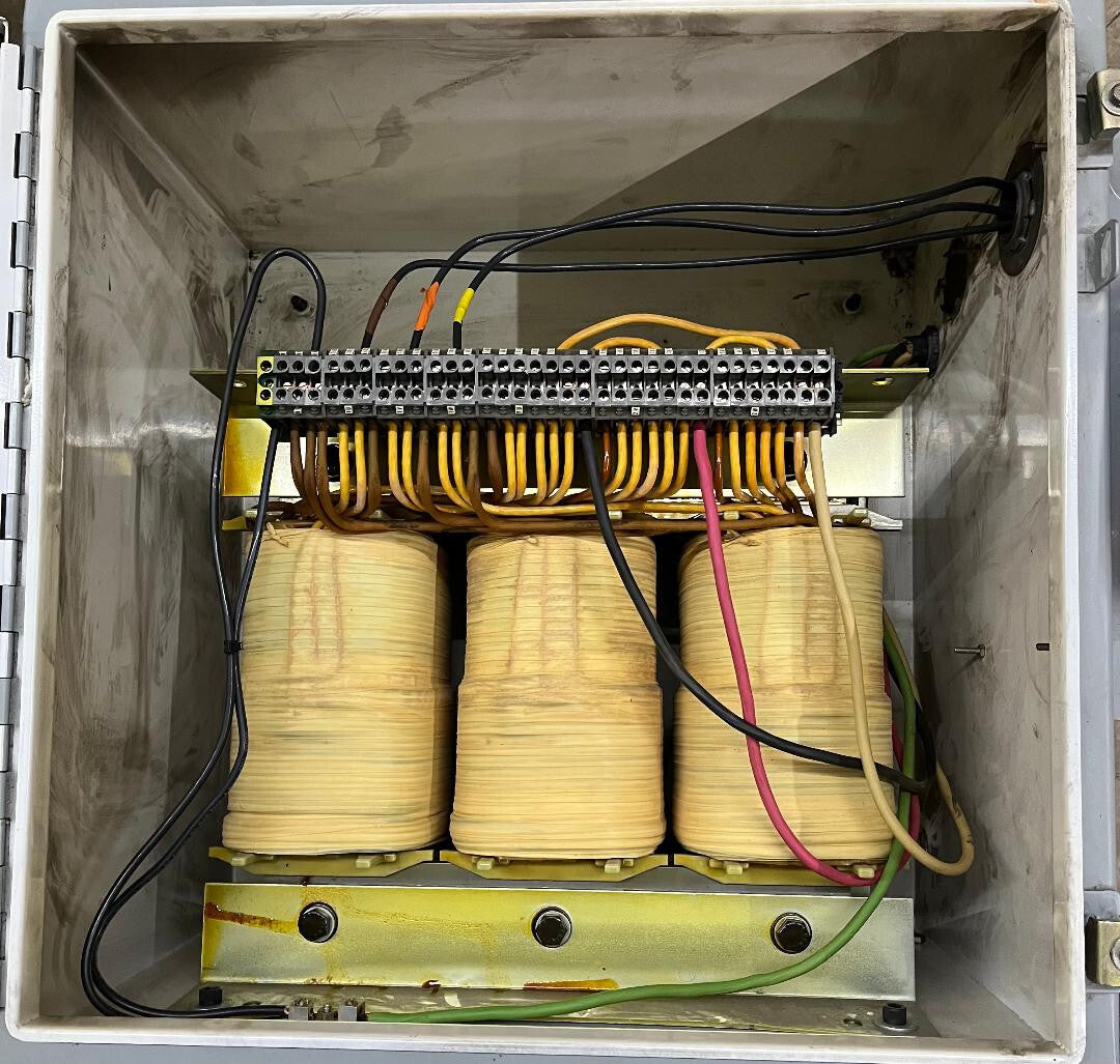 I-T-E/ KIRCHNER F352 / 63674 ENCLOSED SWITCH 60AMPS 600 VOLTS A.C. 3 PHASE 480V