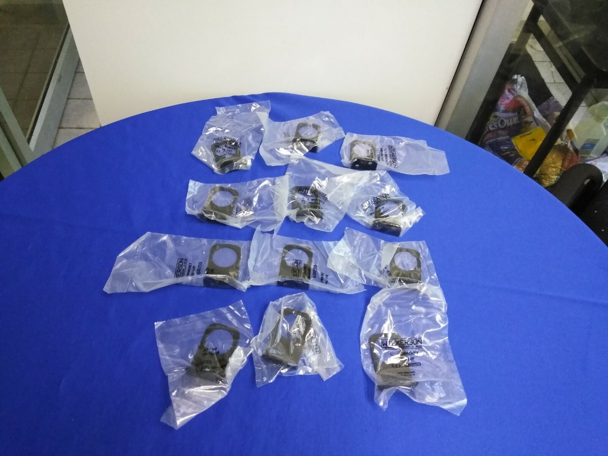 1 PAKET/BOX MIT 10 STÜCK - WILKERSON L-HALTERUNG GRP-95-147