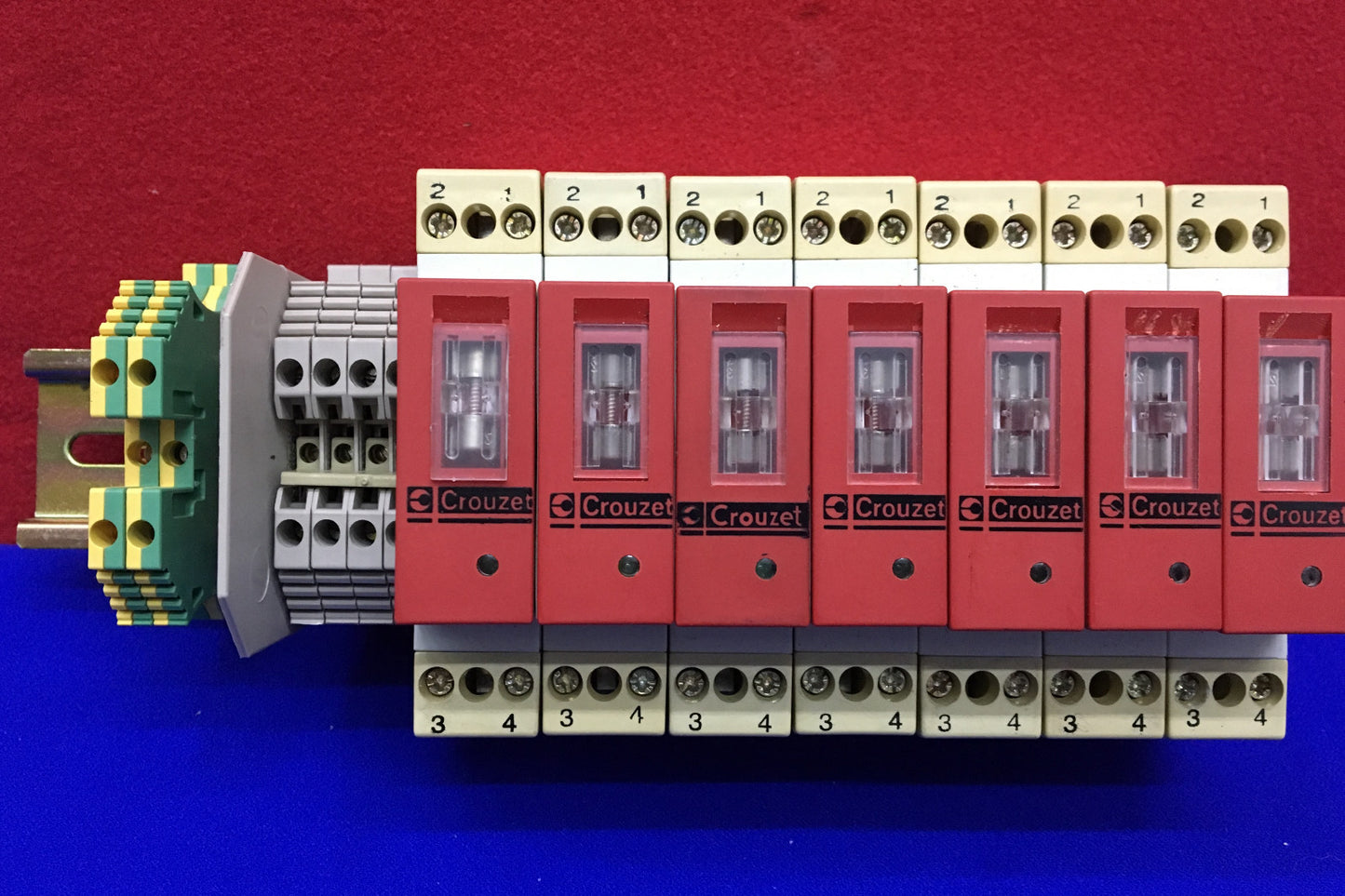 CROUZET GORDOS GMS-ODC 84130104 DIN-SCHIENENMONTIERBARE EINZELPUNKTAUSGABEMODULE 