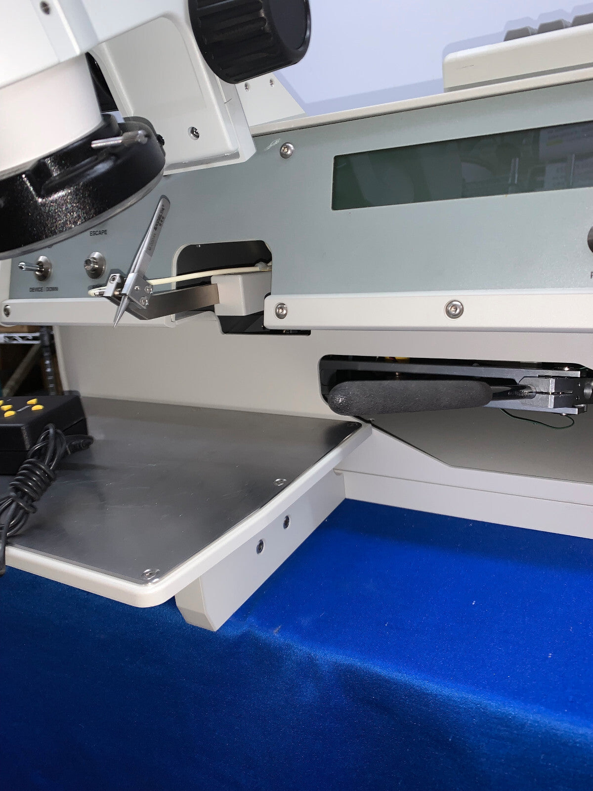 WEST-BOND 70PTC WIRE BOND PULL TESTER W/MICROSCOPE & WF10X/22 EYEPIECES