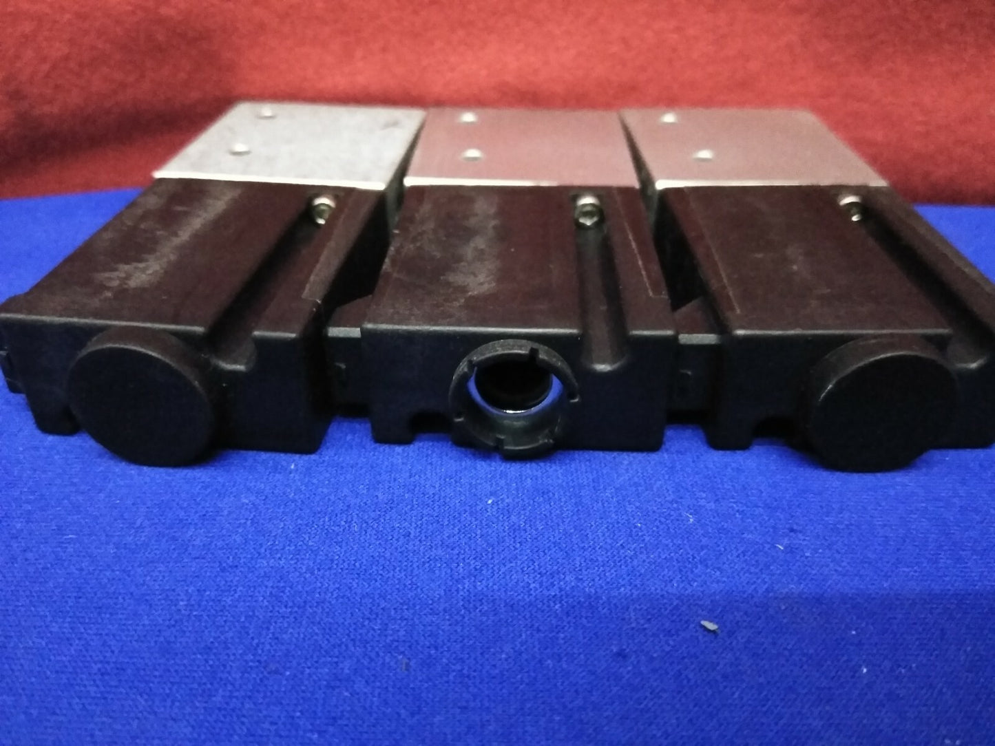 1 LOT QTY 3 HUMPHREY 153-37-24VDC 153 37 24VDC PNEUMATIC DIRECTIONAL 3-WAY VALVE