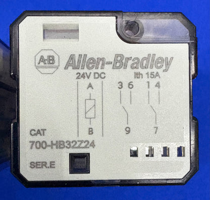 ALLEN BRADLEY AB 700-HB32Z24 SER E RELÈ 24VDC - 1 LOTTO QTY 2 